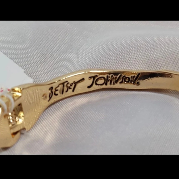 BETSEY JOHNSON Garden of Excess  Crystal Rhinestone Hinged Cuff Bracelet NWT - Picture 6 of 7